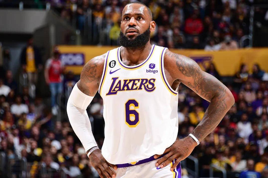 突发！退赛！詹姆斯官宣罕见伤病...