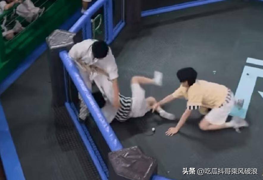 周深发长文和稀泥，奔跑吧老套路引争议，郭艾伦白鹿背锅