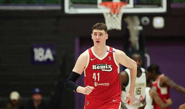 NBA出(chū)局后的乌克蘭(lán)球員(yuán)選(xuǎn)择以色(sè)列聯(lián)赛發(fā)展？