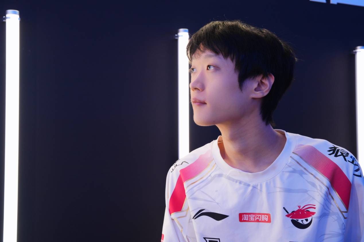 S15训练赛情报公开，T1战绩惨淡，LPL却发挥出色，网友直呼被骗了