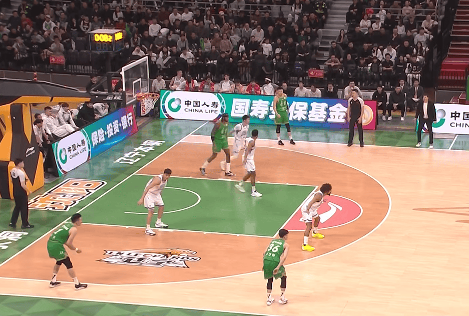 CBA积分榜：北京队4连胜领跑，辽宁险胜暂升第二，四川队4连败