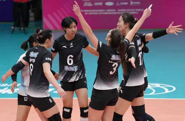 完成“让二追三”好戏 北京女排力克山东队 董禹含独揽28分