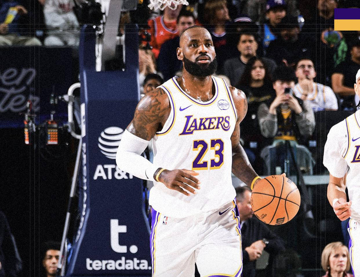 詹姆(mǔ)斯將(jiāng)近(jìn)41嵗(suì)仍单核带阵，替補(bǔ)阵容憾負(fù)快船，砍下36分刷新(xīn)纪录！