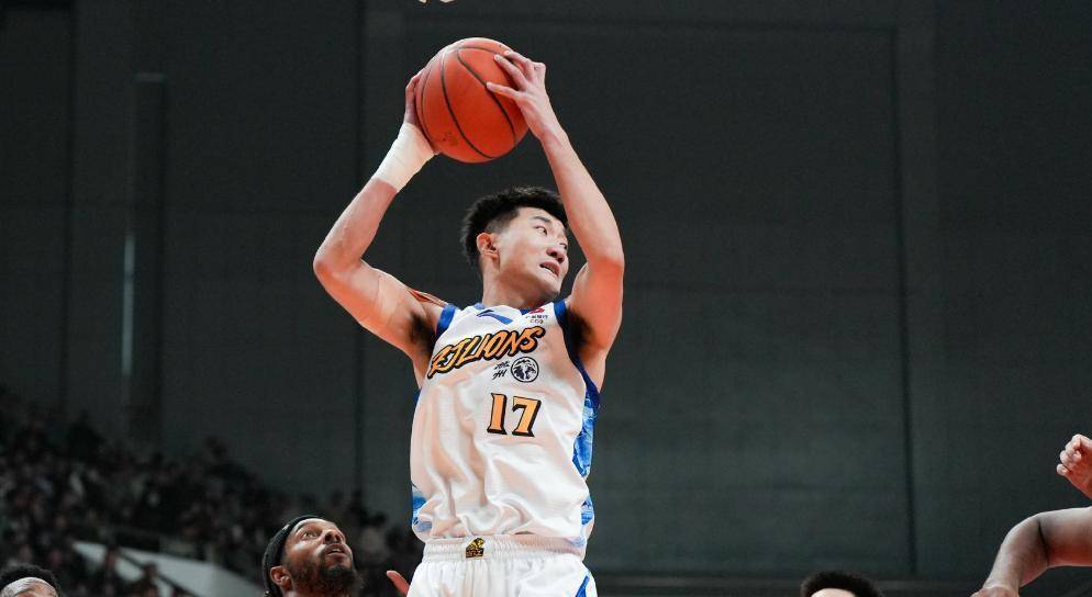 72%三分命中率带飞山东！第一档五队出炉，北京豪华阵容被外援拖垮