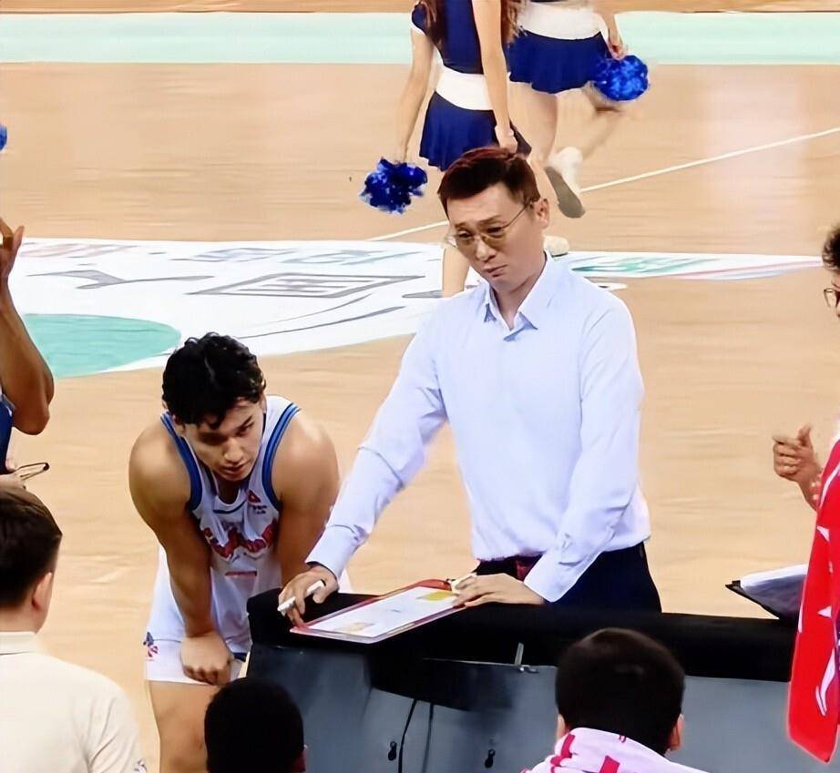 72%三分命中率带飞山东！第一档五队出炉，北京豪华阵容被外援拖垮