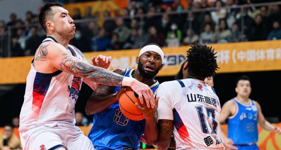 72%三分命中率带飞山东！第一档五队出炉，北京豪华阵容被外援拖垮