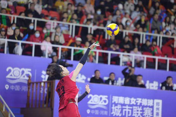 河南省女排城(chéng)市联賽(sài)八強(qiáng)賽(sài)收官(guān) 郑州(zhōu)隊(duì)顺利挺进总決(jué)賽(sài)