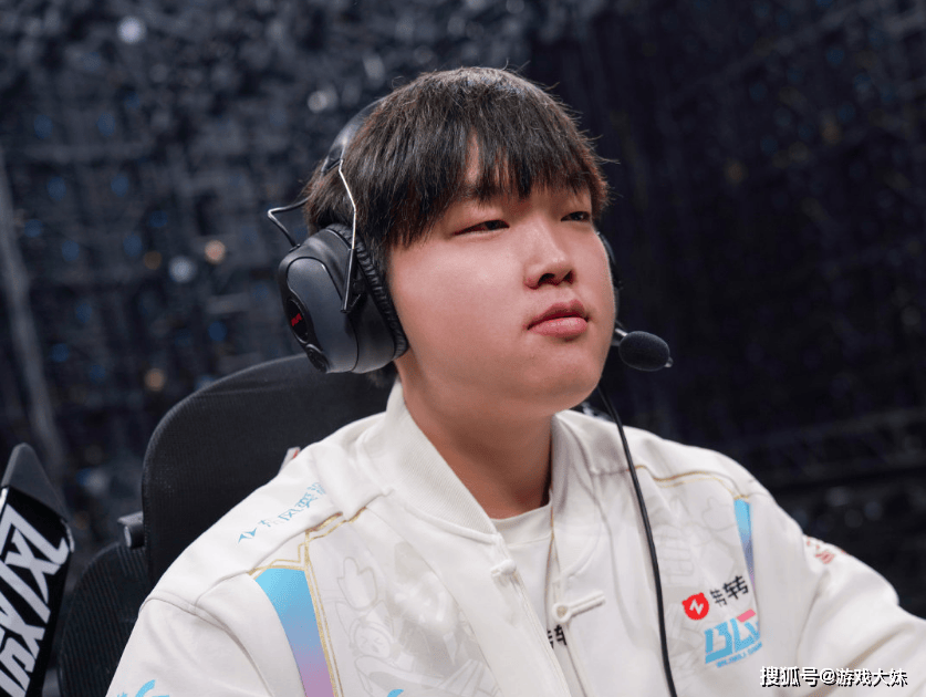 2025年中国电竞報(bào)告公布，LOL热度(dù)持(chí)续下(xià)滑(huá)，但整体数據(jù)还是(shì)上陞(shēng)