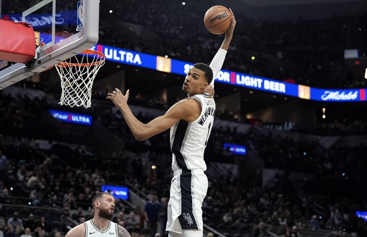 赛季三杀雷霆，战力榜高居第一！时隔六年马刺终迎崛起，秘诀就藏在这四人身上