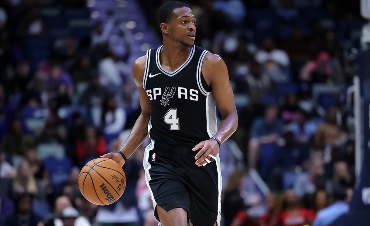 赛季三杀雷霆，战力榜高居第一！时隔六年马刺终迎崛起，秘诀就藏在这四人身上