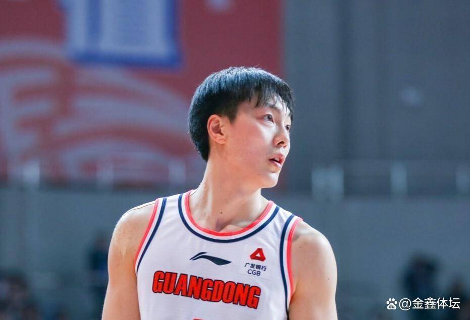 场均9分三分23%！广东赢球反暴露危机、胡明轩伤退才是连胜关键？