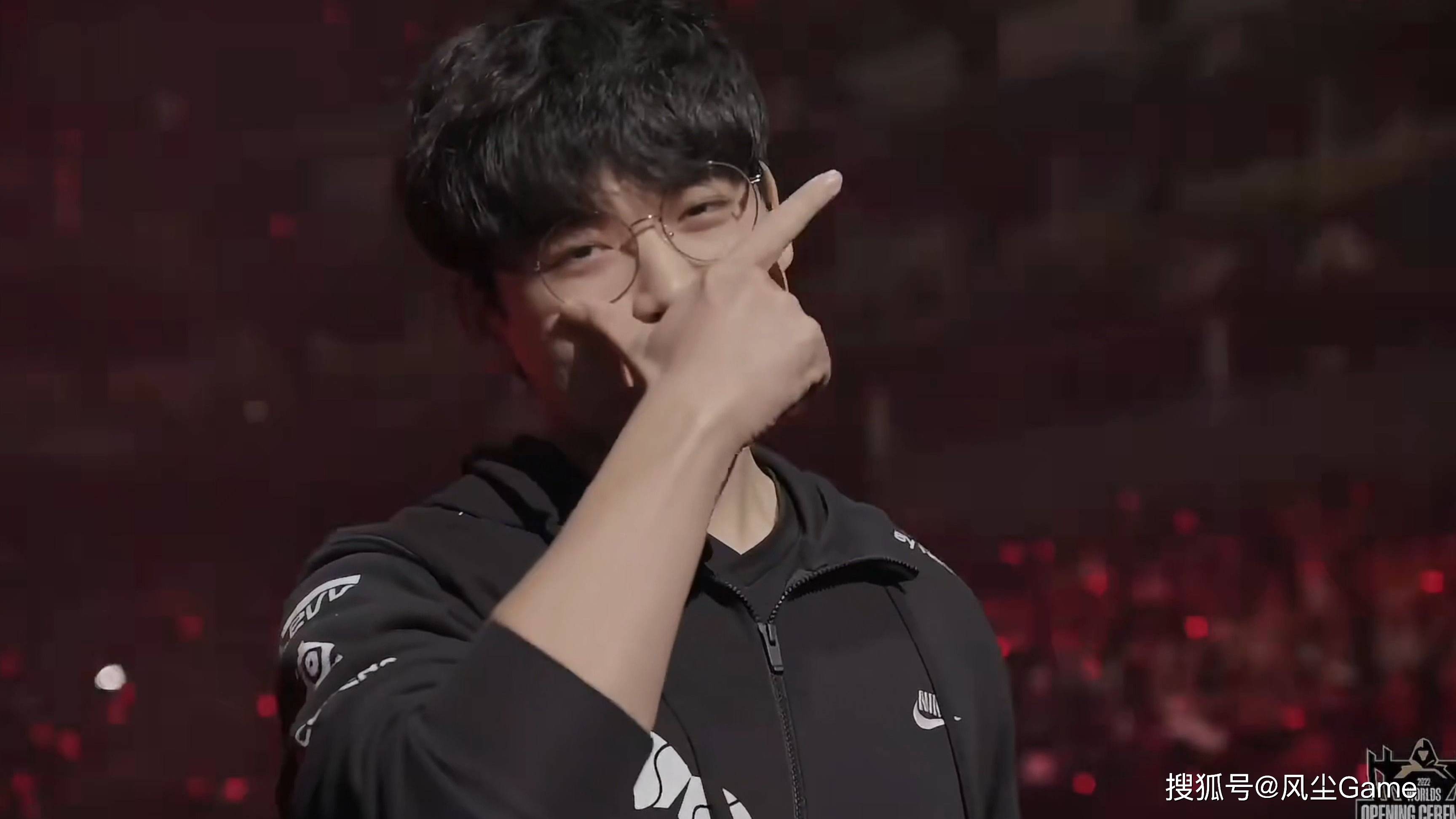 LCK三冠AD风評(píng)崩塌！采访自(zì)爆讨厌T1，HLE轉(zhuǎn)会期曾考(kǎo)慮(lǜ)Bin哥