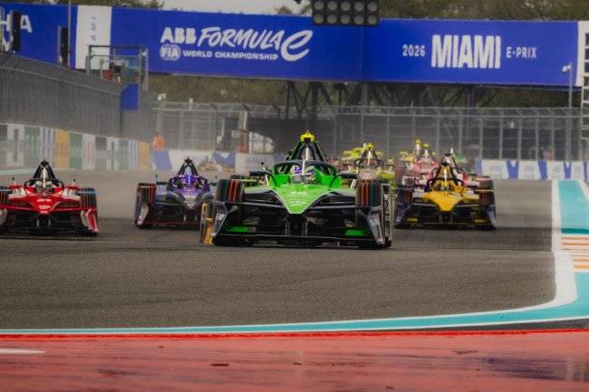 最强新人王！他在迈阿密拿到第四！