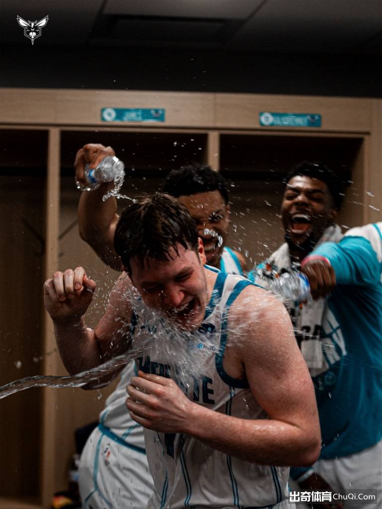 NBA情報(bào)：凯尔特人(rén)新秀之夜，黄蜂新秀当选月最佳(jiā)