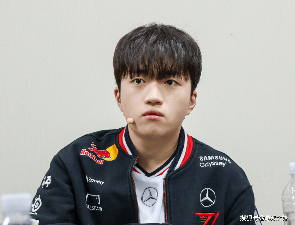 谁是(shì)LOL最佳辅助选手，官方发起投票，meiko只排名第三(sān)